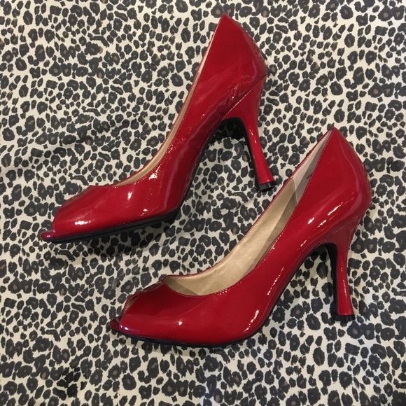 red pumps near me